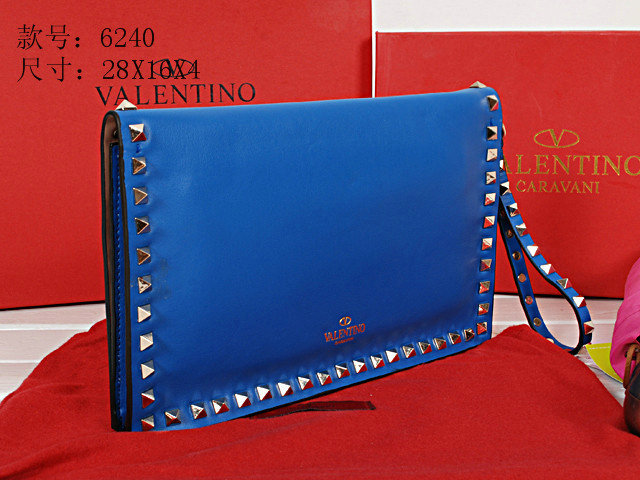 2014 Valentino Garavani Rockstud clutch V6240 dark blue - Click Image to Close